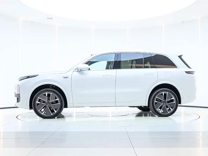 LiXiang L8 2025 2025款 Ultra 智能焕新版