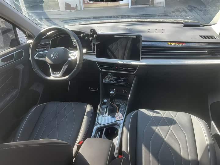 Volkswagen Tiguan L Pro 2025 2025款 出众款 330TSI 自动两驱R-Line龙耀版