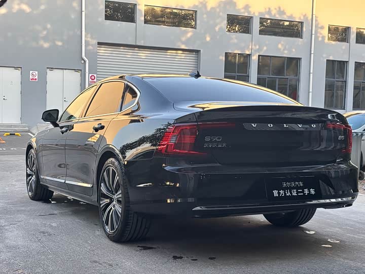 Volvo S90 2025 2025款 B5 智远豪华版