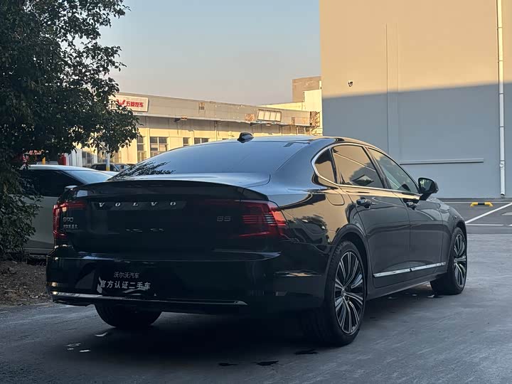 Volvo S90 2025 2025款 B5 智远豪华版