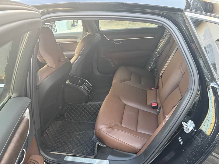 Volvo S90 2025 2025款 B5 智远豪华版