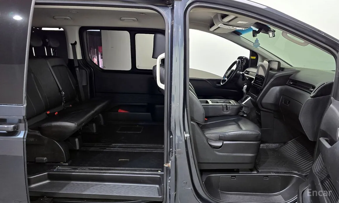 Hyundai Staria 2021 4WD Tourer 9-Seater