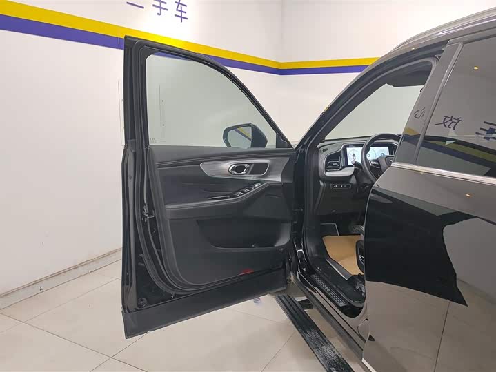 GAC Trumpchi GS8 2024 2024款 领航系列 2.0TGDI 两驱豪华智联版