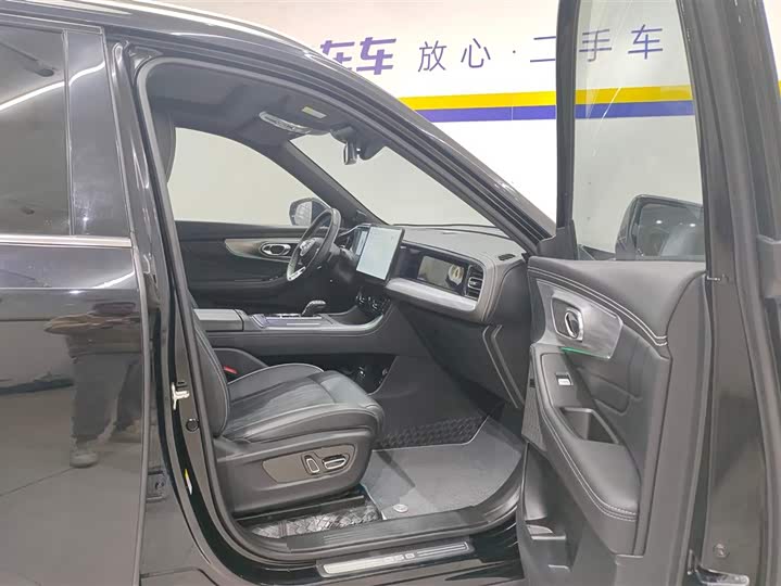 GAC Trumpchi GS8 2024 2024款 领航系列 2.0TGDI 两驱豪华智联版