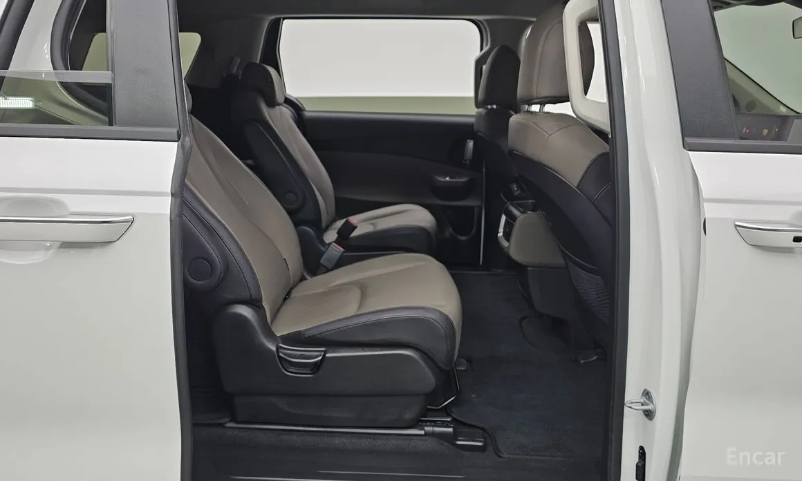 Kia Carnival 2023 9-Seater Prestige