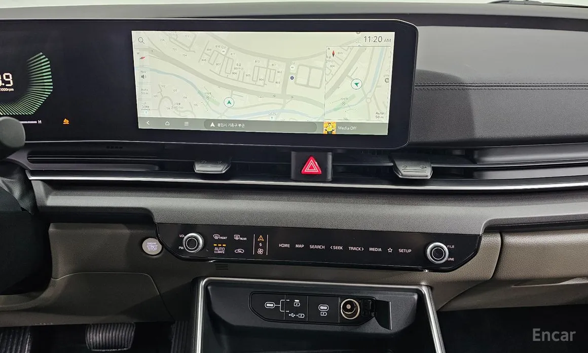 Kia Carnival 2023 9-Seater Prestige