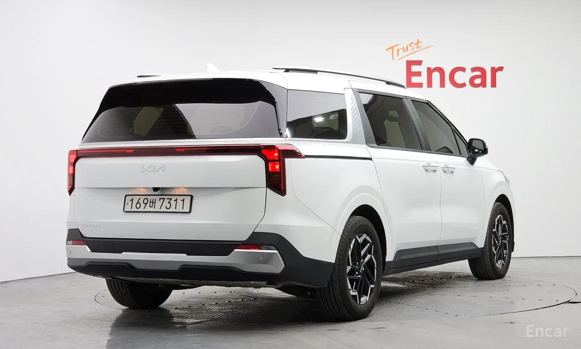 Kia Carnival 2023 9-Seater Prestige