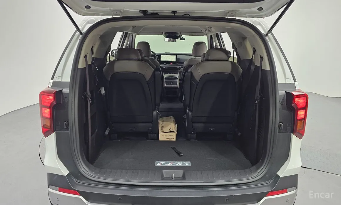Kia Carnival 2023 9-Seater Prestige