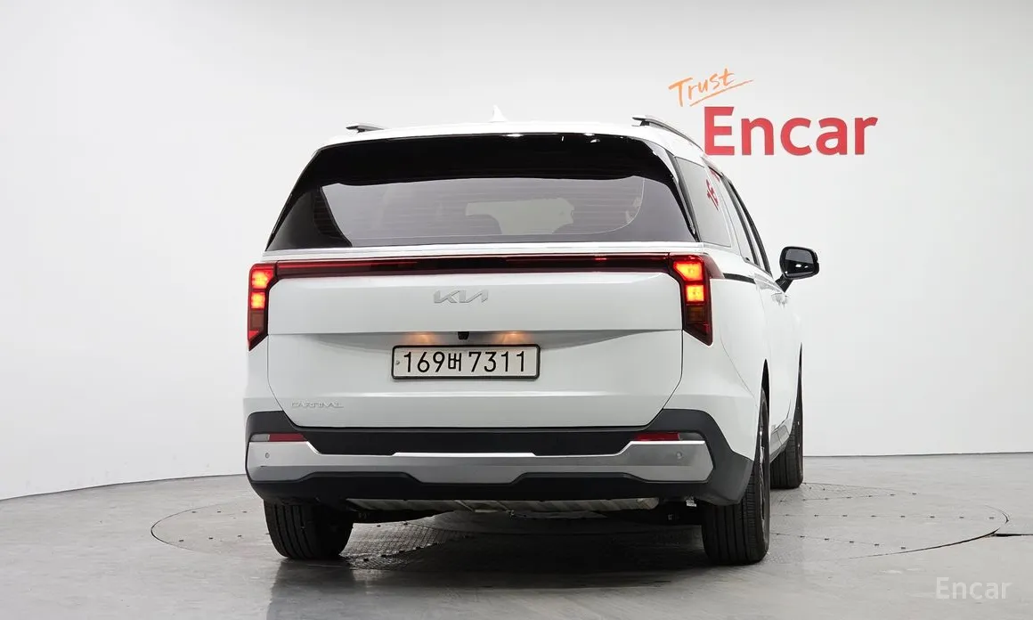 Kia Carnival 2023 9-Seater Prestige