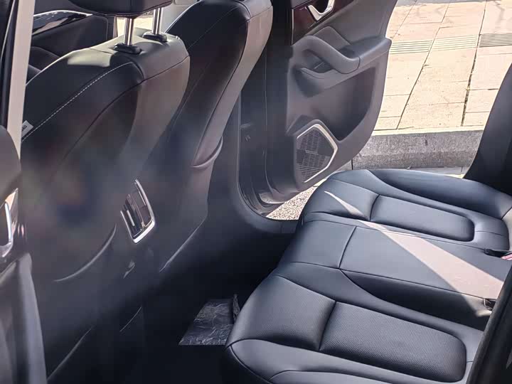 Bestune B70 2025 2025款 龙耀版 1.5T 舒享型