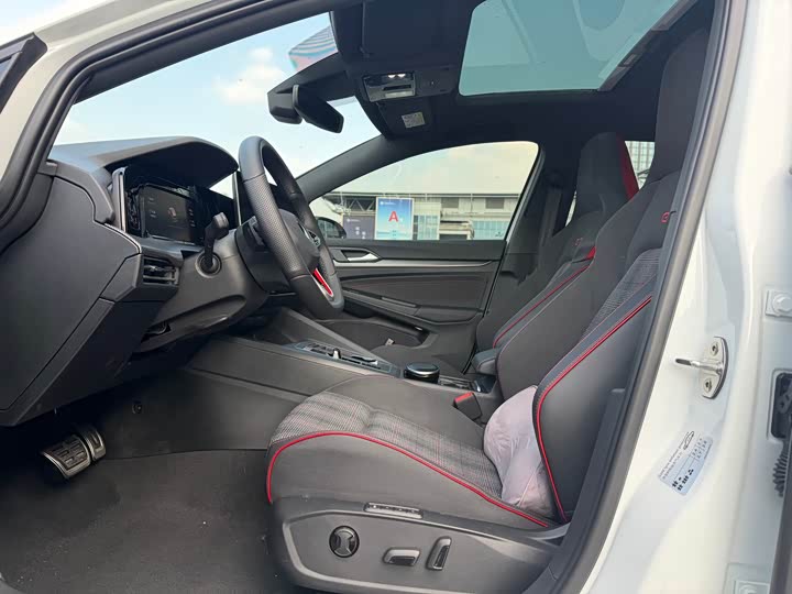 Volkswagen Golf GTI 2025 2025款 380TSI DSG GTI