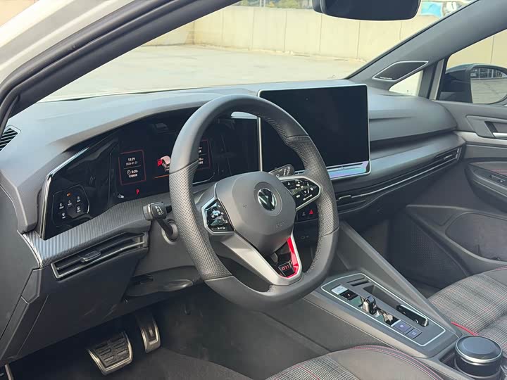 Volkswagen Golf GTI 2025 2025款 380TSI DSG GTI