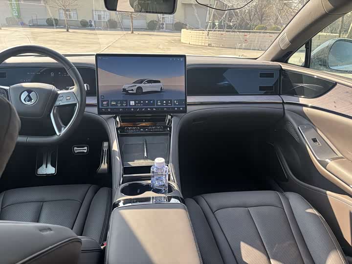 Denza Z9 2024 2024款 1100km 四驱Ultra版