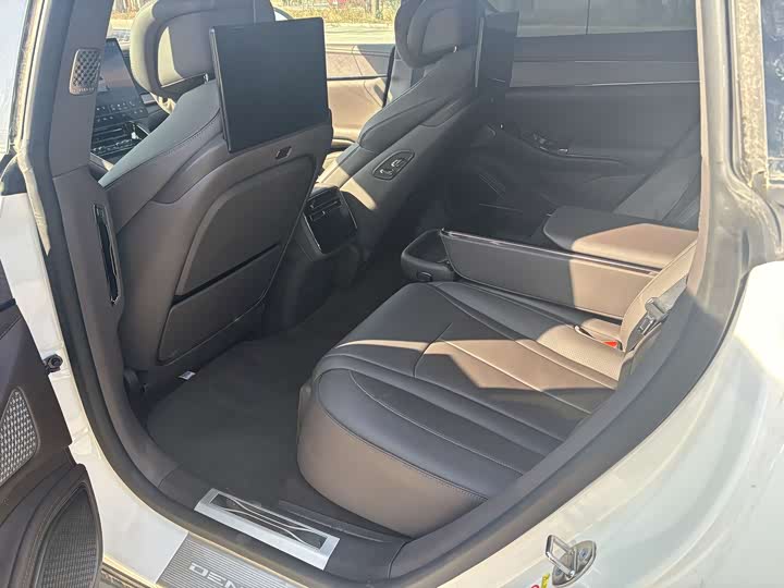 Denza Z9 2024 2024款 1100km 四驱Ultra版