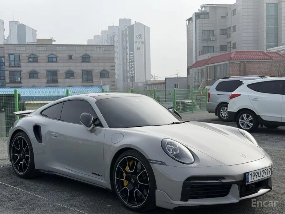 Porsche 911 2019 Turbo S
