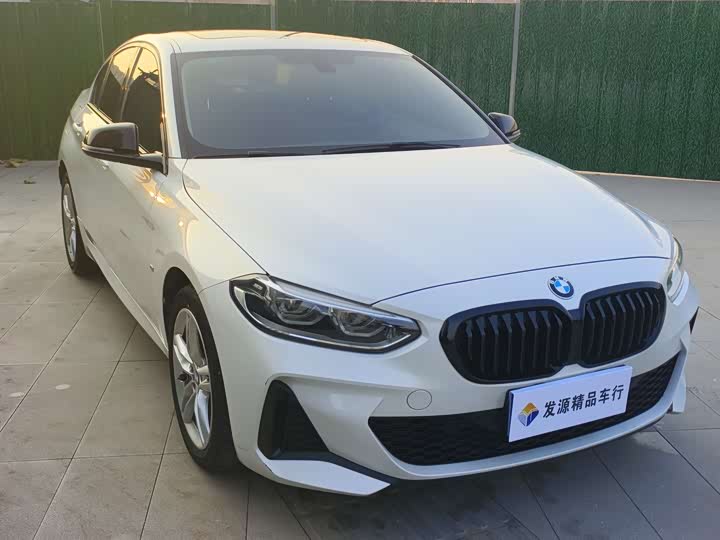 BMW 1 Series 2023 2023款 120i M运动曜夜版