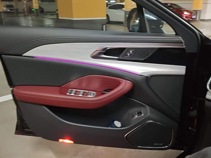 Hongqi H5 2025 2025款 2.0T 自动旗畅版