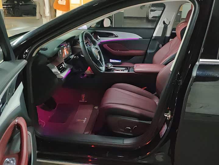 Hongqi H5 2025 2025款 2.0T 自动旗畅版