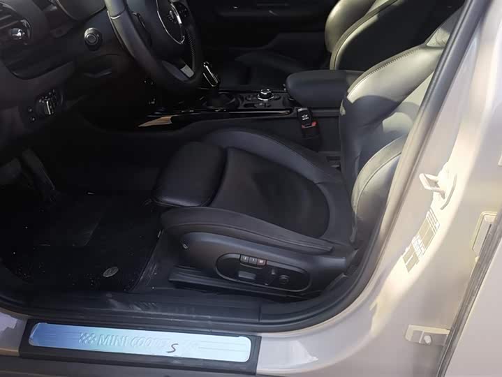 Mini Clubman 2023 2023款 改款 2.0T COOPER S 鉴赏家