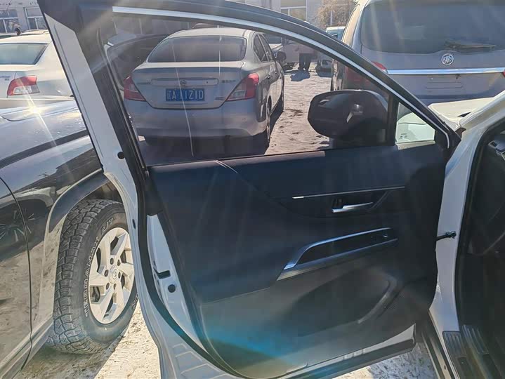 Toyota Venza 2024 2024款 2.5L智能电混双擎 两驱尊贵版