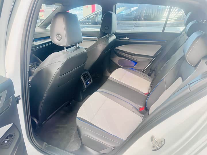 Volkswagen Golf 2025 2025款 300TSI R-Line