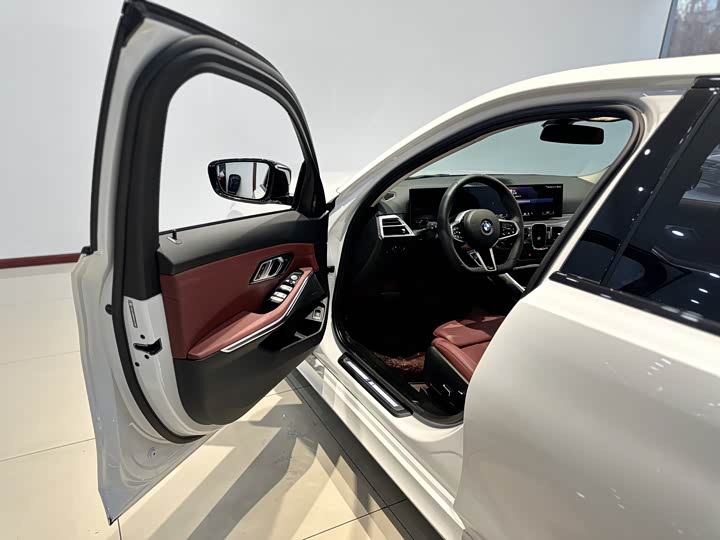 BMW 3 Series 2025 2025款 330Li M运动曜夜套装