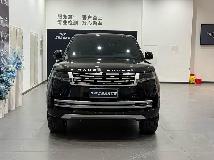 Land Rover Range Rover 2025 2025款 3.0 L6 400PS 创世加长版