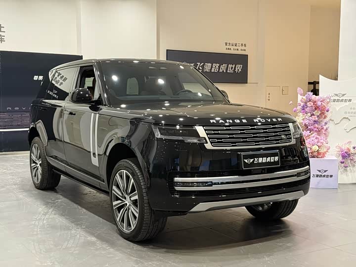 Land Rover Range Rover 2025 2025款 3.0 L6 400PS 创世加长版