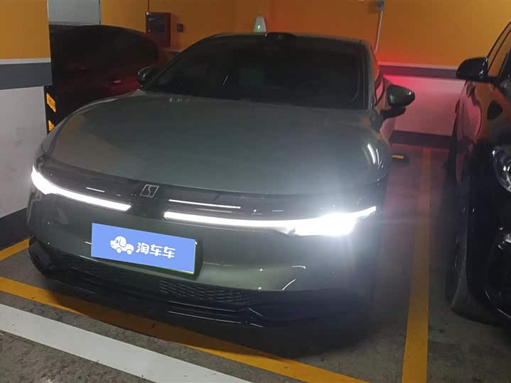 Zeekr 007 2025 2025款 后驱智驾版 75kWh