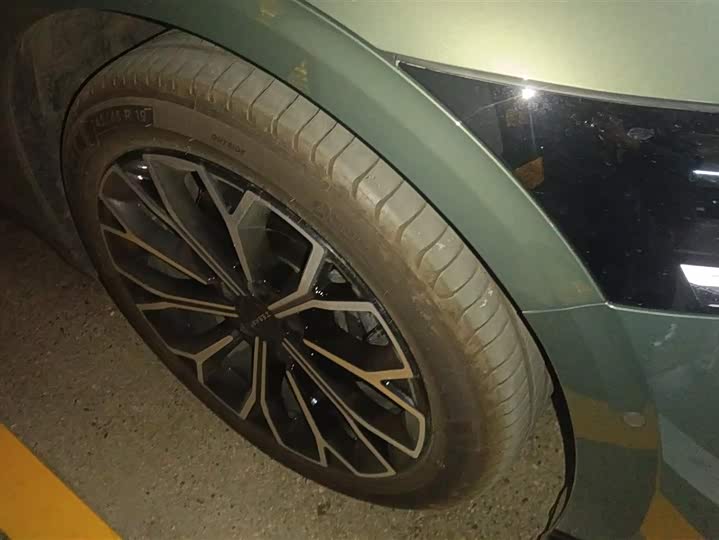 Zeekr 007 2025 2025款 后驱智驾版 75kWh