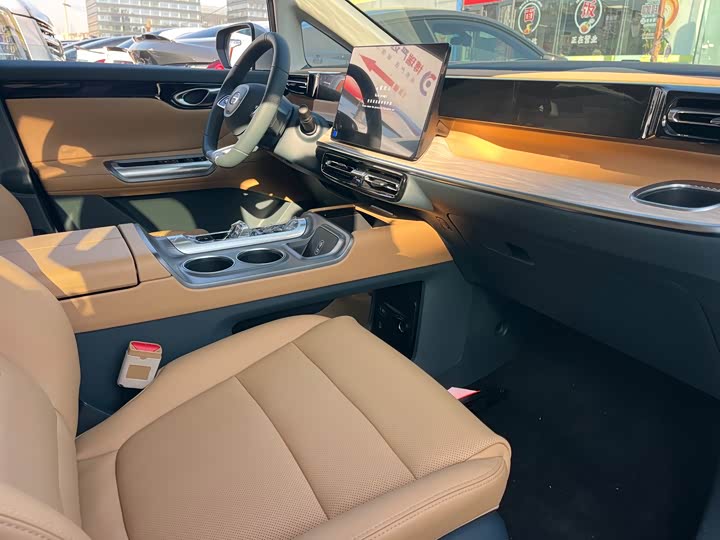 GAC Trumpchi E8 2024 2024款 荣耀系列 2.0L 荣耀版