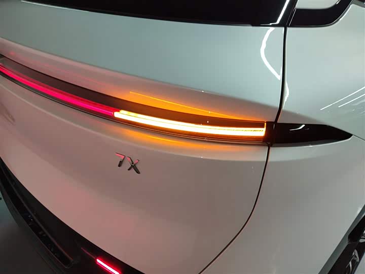 Zeekr 7X 2025 2025款 100kWh 长续航后驱智驾版