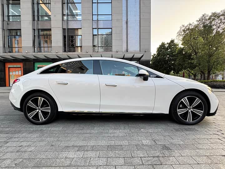 Mercedes-Benz EQE 2025 2025款 500 4MATIC 先锋版
