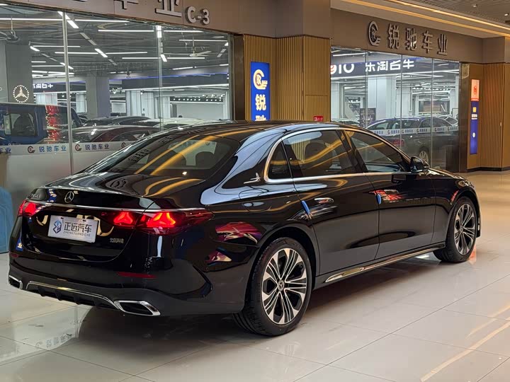 Mercedes-Benz E-Class Hybrid 2024 2024款 E 350 e L 插电式混合动力运动轿车