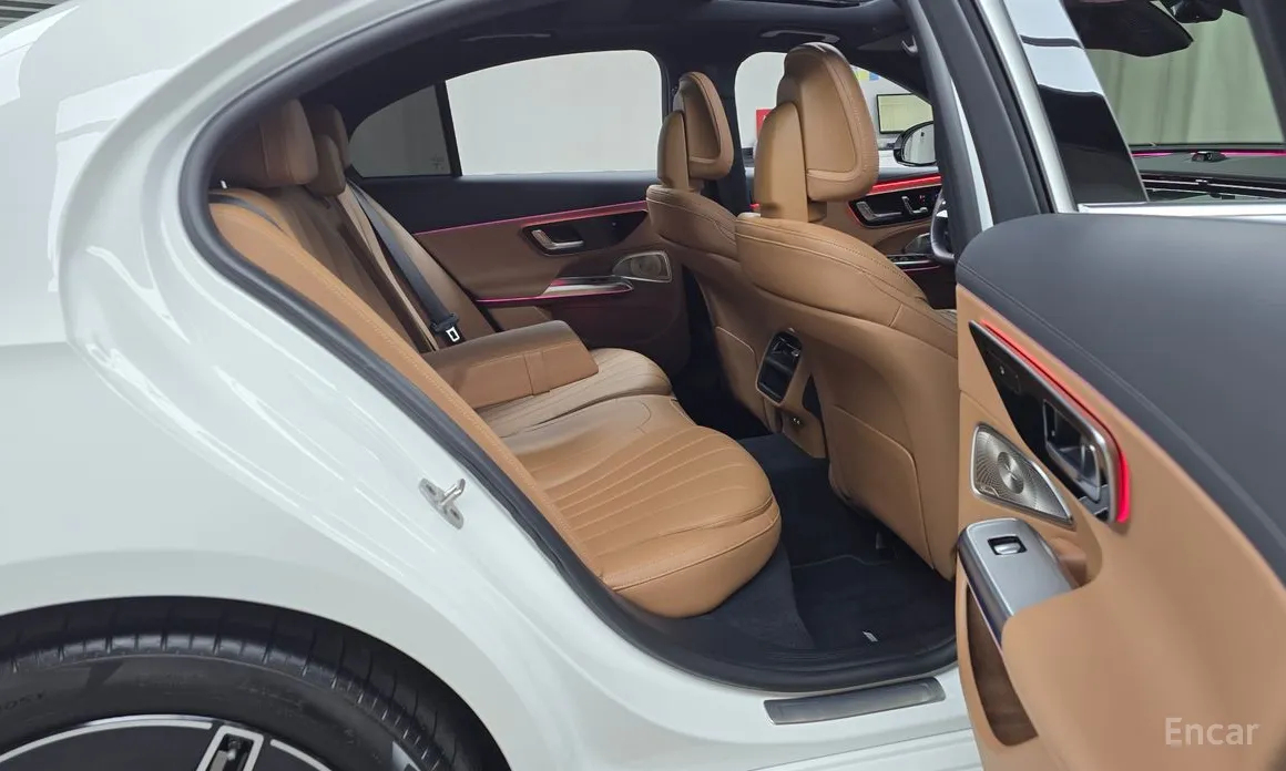 Mercedes-Benz E-Class 2024 E300 4MATIC AMG Line