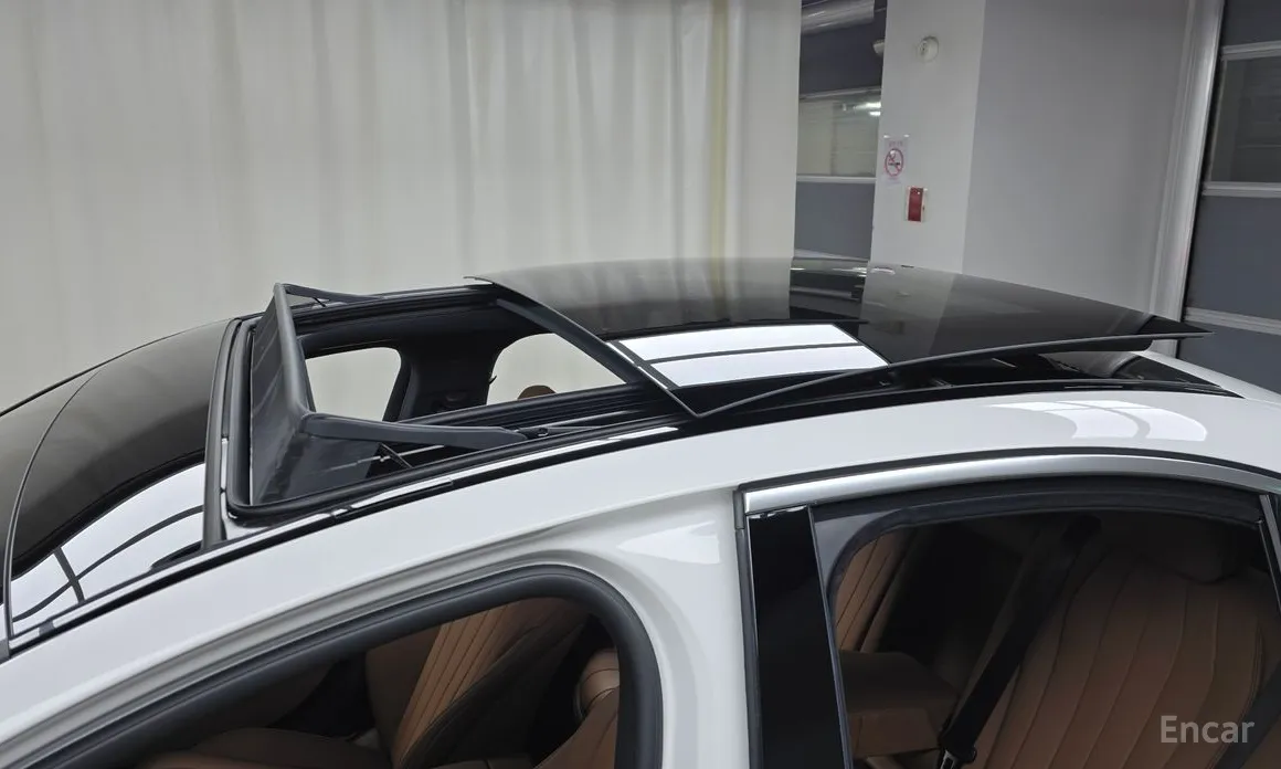 Mercedes-Benz E-Class 2024 E300 4MATIC AMG Line