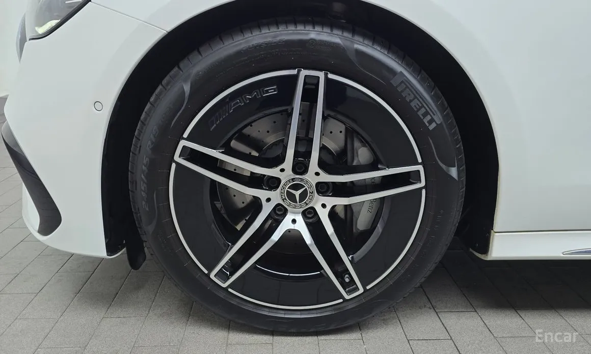 Mercedes-Benz E-Class 2024 E300 4MATIC AMG Line