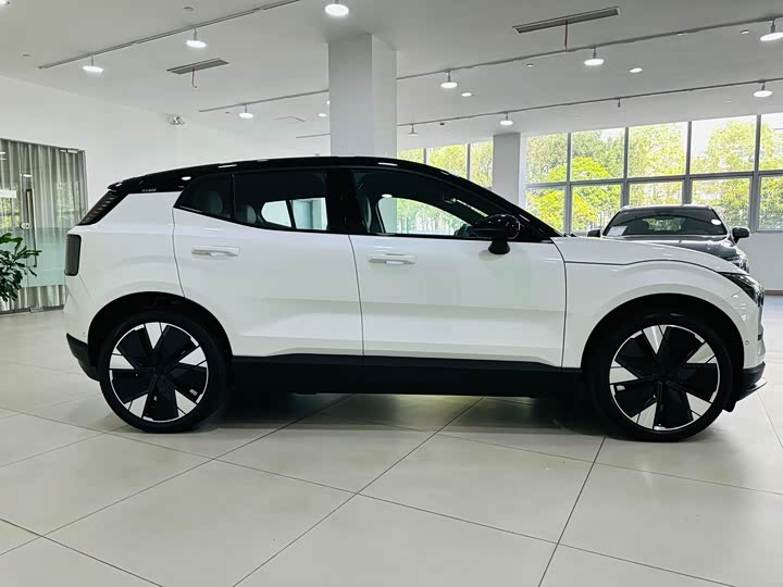 Volvo EX30 2025 2025款 后驱长续航版 Ultra