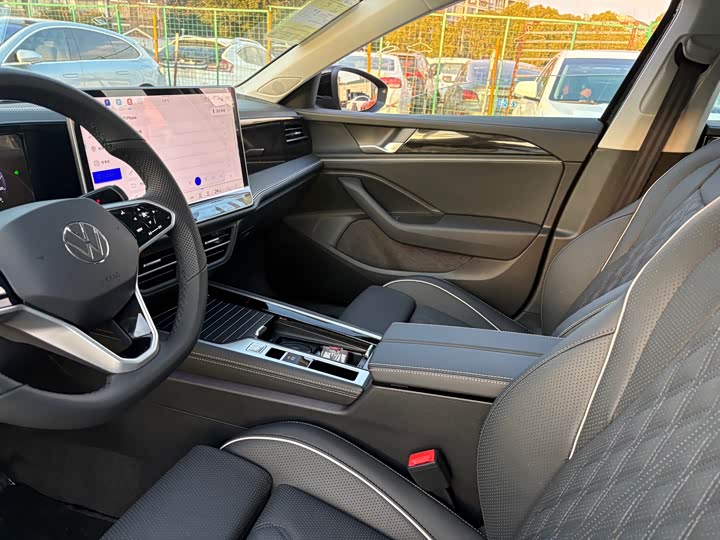 Volkswagen Magotan 2026 2026款 380TSI DSG尊贵版