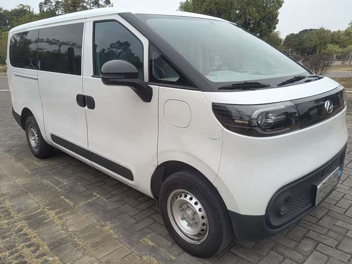 Maxus Dana V1 2025 2025款 V1+短轴低顶 多功能版（42kWh）