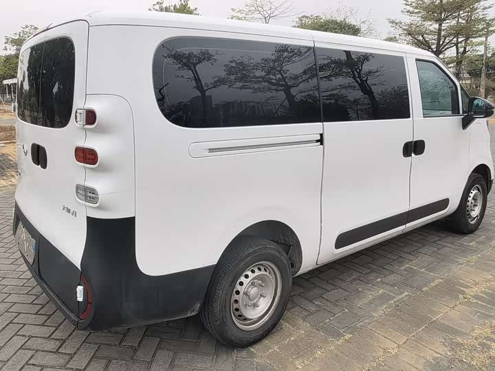 Maxus Dana V1 2025 2025款 V1+短轴低顶 多功能版（42kWh）
