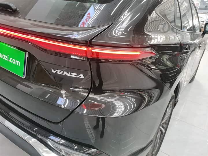 Toyota Venza 2024 2024款 2.0L CVT两驱豪华版