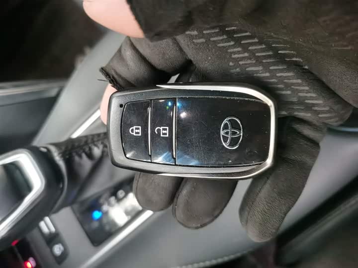 Toyota Venza 2024 2024款 2.0L CVT两驱豪华版