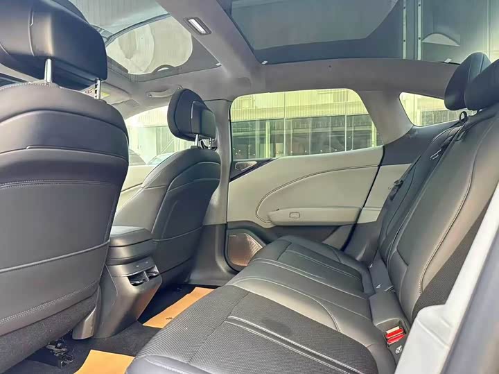 Zeekr 007 2025 2025款 后驱智驾版 75kWh