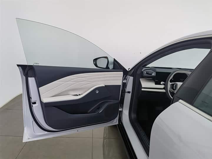 Geely Galaxy E8 2024 2024款 550km 后驱MAX