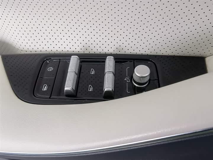 Geely Galaxy E8 2024 2024款 550km 后驱MAX