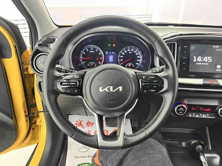 Kia KX1 2021 2021款 1.4L CVT天窗款