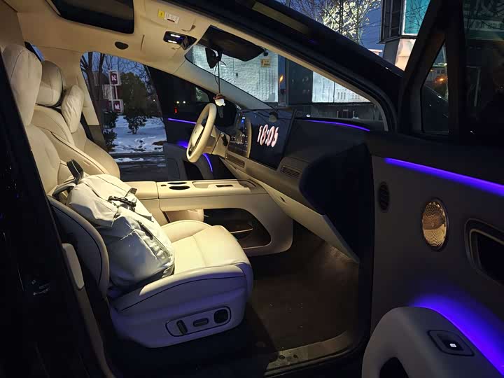 LiXiang i8 2025 2025款 标准版