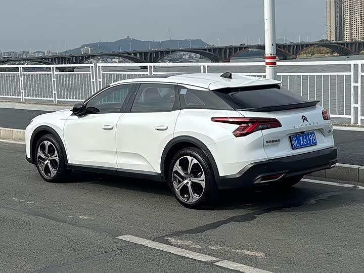 Citroen C5 X 2024 2024款 1.6T 享不凡