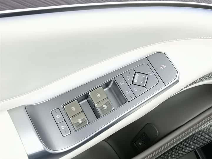 Denza Z9 2024 2024款 1100km 四驱Ultra版